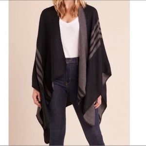 Cross body scarf gray and black